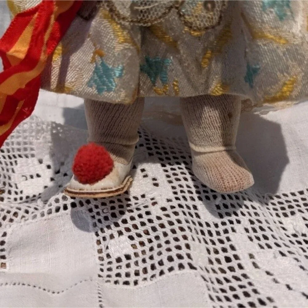 Vintage Linda Pirula with regional Valencian costume